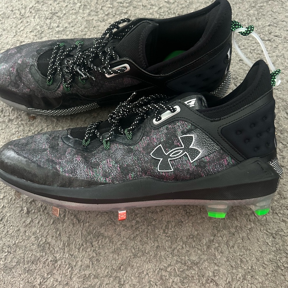 Size 15 MLB  Under Armour Trout Baseball Cleats